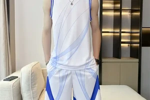 为什么篮球比赛时要把衣服扎进裤子里?